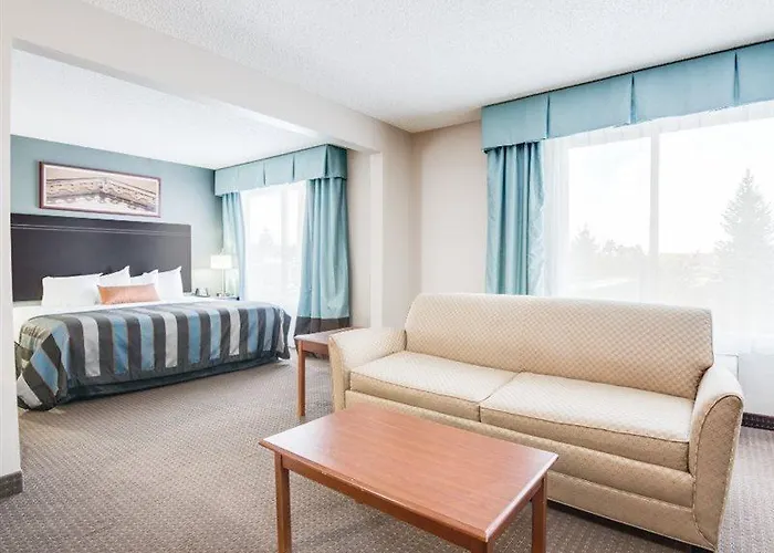 Wingate By Wyndham Hotel 3*