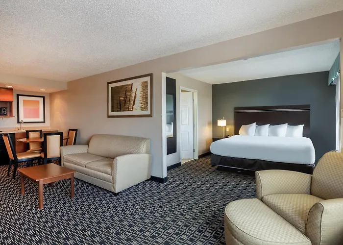 Wingate By Wyndham Hotel