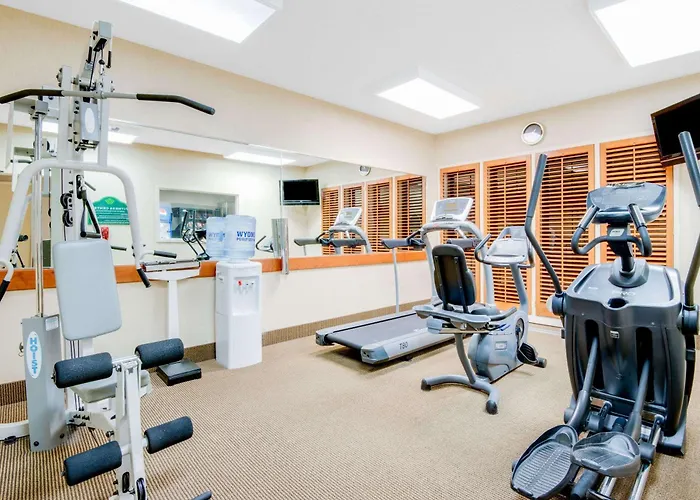 Wingate By Wyndham Hotel 3*