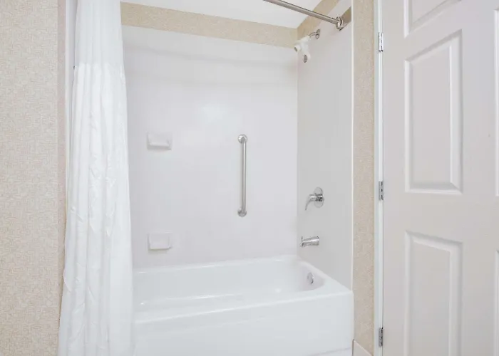 Wingate By Wyndham 3*