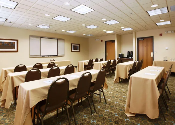 Hotel Wingate By Wyndham 3*