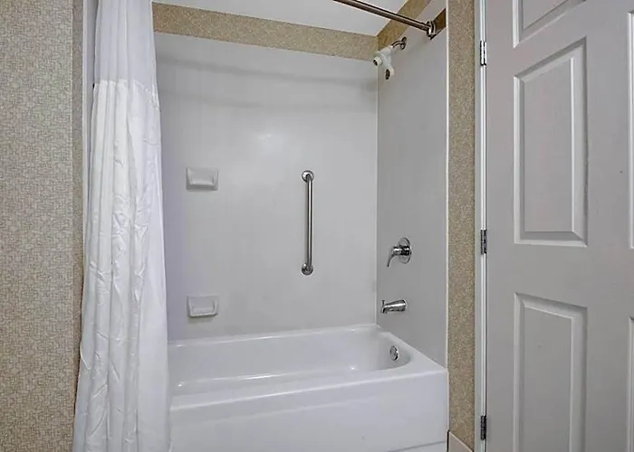 Hotel Wingate By Wyndham 3*